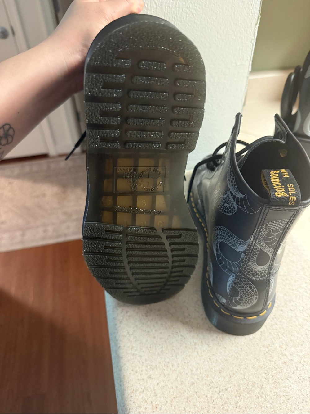 Dr martens snake design M10 - Picture 4 of 5